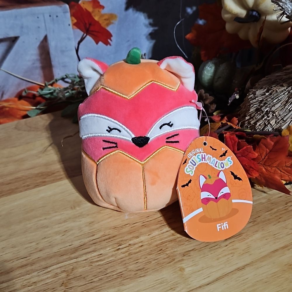 Squishmallow 🦊 Halloween Fifi the Fox inside a pumpkin 5 inch NWT